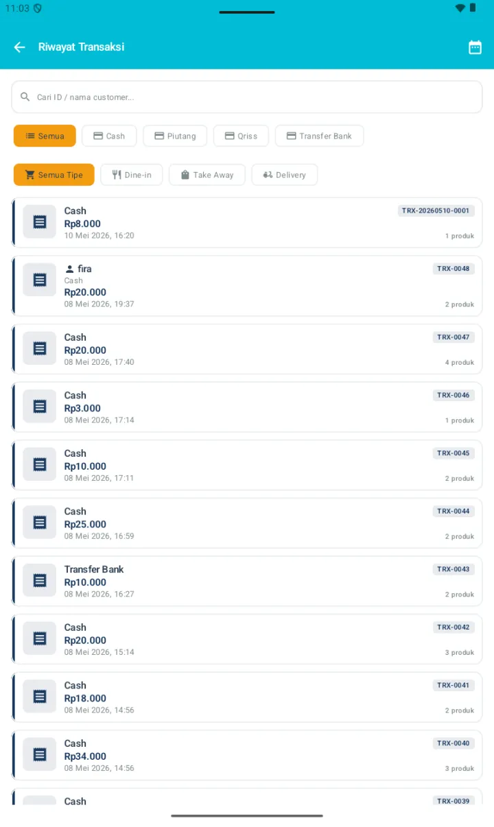 Halaman Riwayat Transaksi dengan search Cari ID / nama customer, baris filter Metode (Semua/Cash/Piutang/Qriss/Transfer Bank), baris filter Tipe (Semua Tipe/Dine-in/Take Away/Delivery), list transaksi dengan ID TRX-NNNN atau TRX-YYYYMMDD-NNNN, metode bayar, total, tanggal/jam, jumlah produk